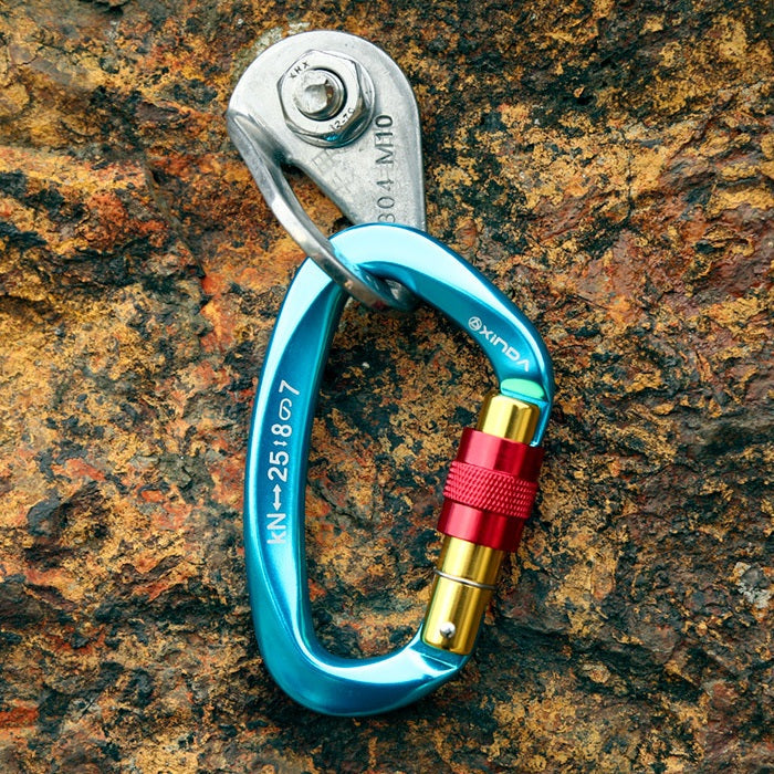Xinda carabiner spine and body detail